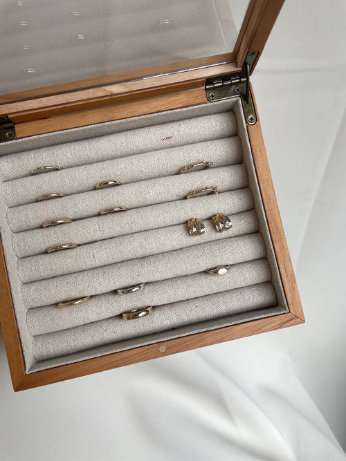 | Womens and Mens wedding rings available in 9ct, 14ct, 18ct gold and platinum | Crafted from 100% recycled metals in south London with the philosophy that roughness and refinement can coexist